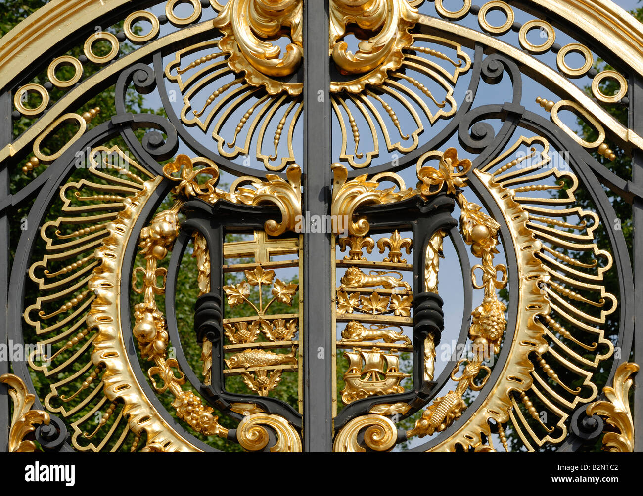 Détail de portes pour les jardins de Buckingham Palace, Londres Banque D'Images