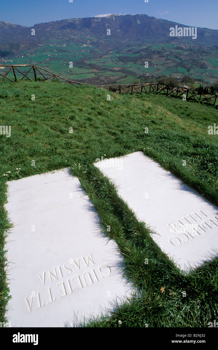 Les pierres tombales de Federico Fellini et Giulietta Masina, petrella guidi, Italie Banque D'Images