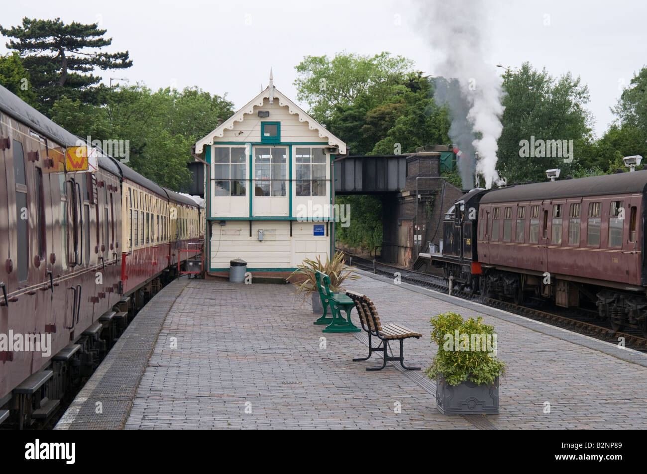 Réservoir du moteur 69621 quitte la station en Angleterre Norfolk Sheringham Banque D'Images