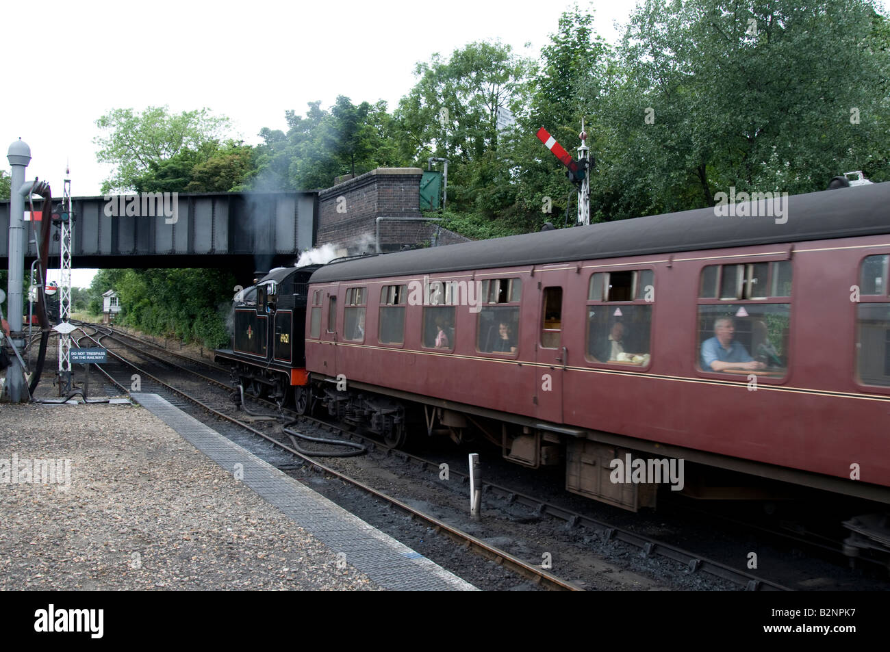 Réservoir du moteur 69621 quitte la station en Angleterre Norfolk Sheringham Banque D'Images