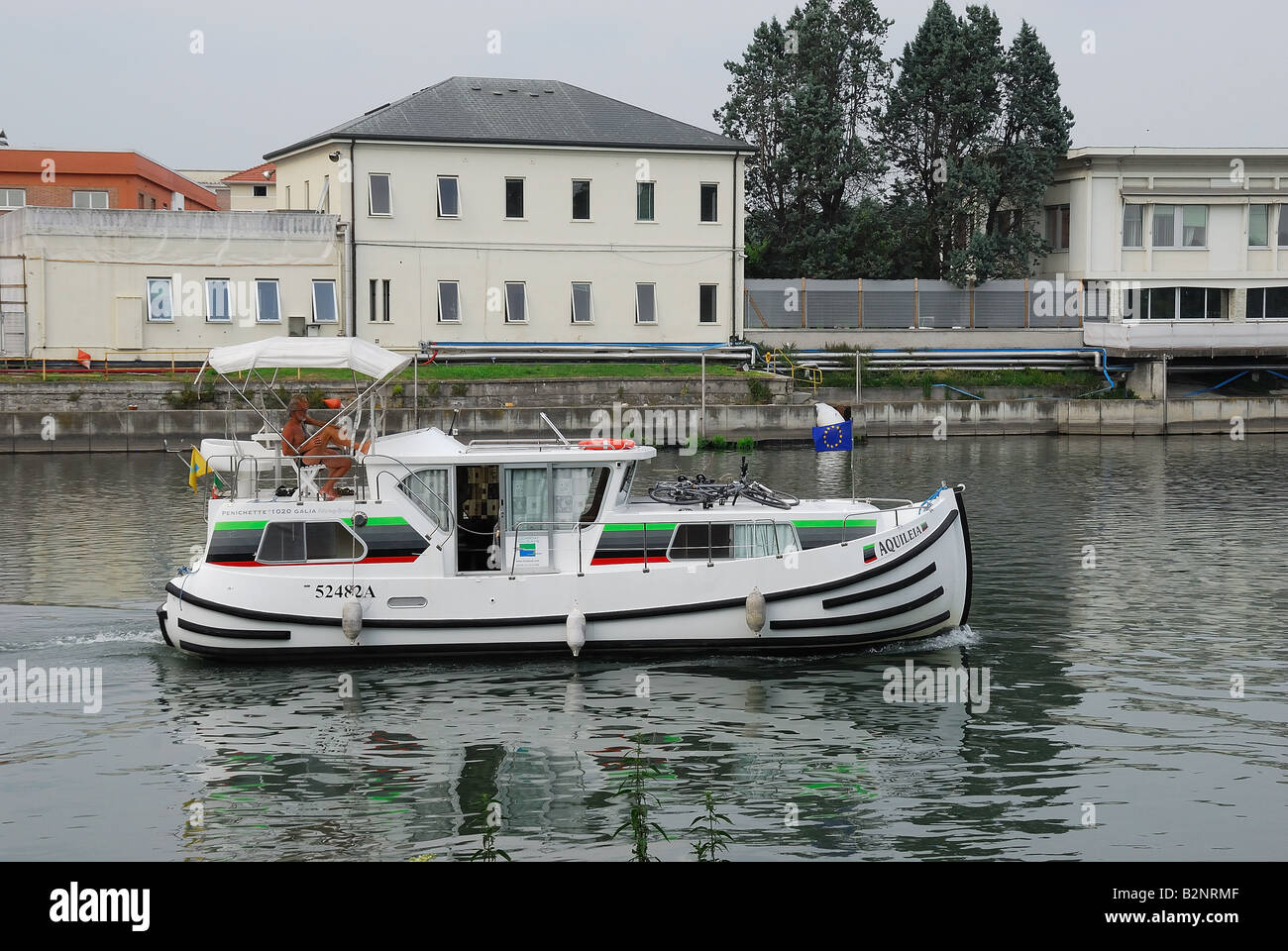 Treviso,un bateau sur le fleuve Sile Banque D'Images