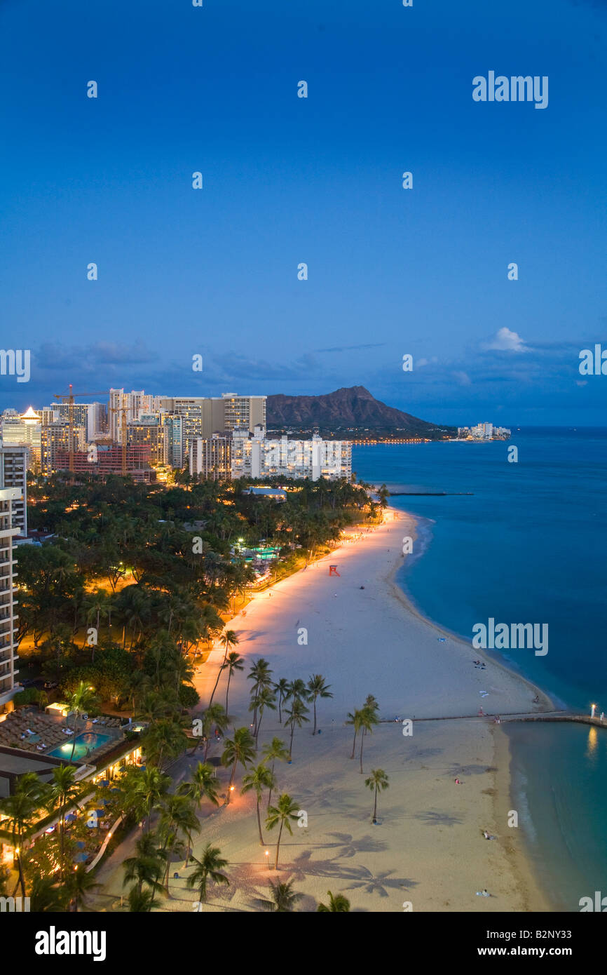 La plage de Waikiki Honolulu Oahu Hawaii Banque D'Images