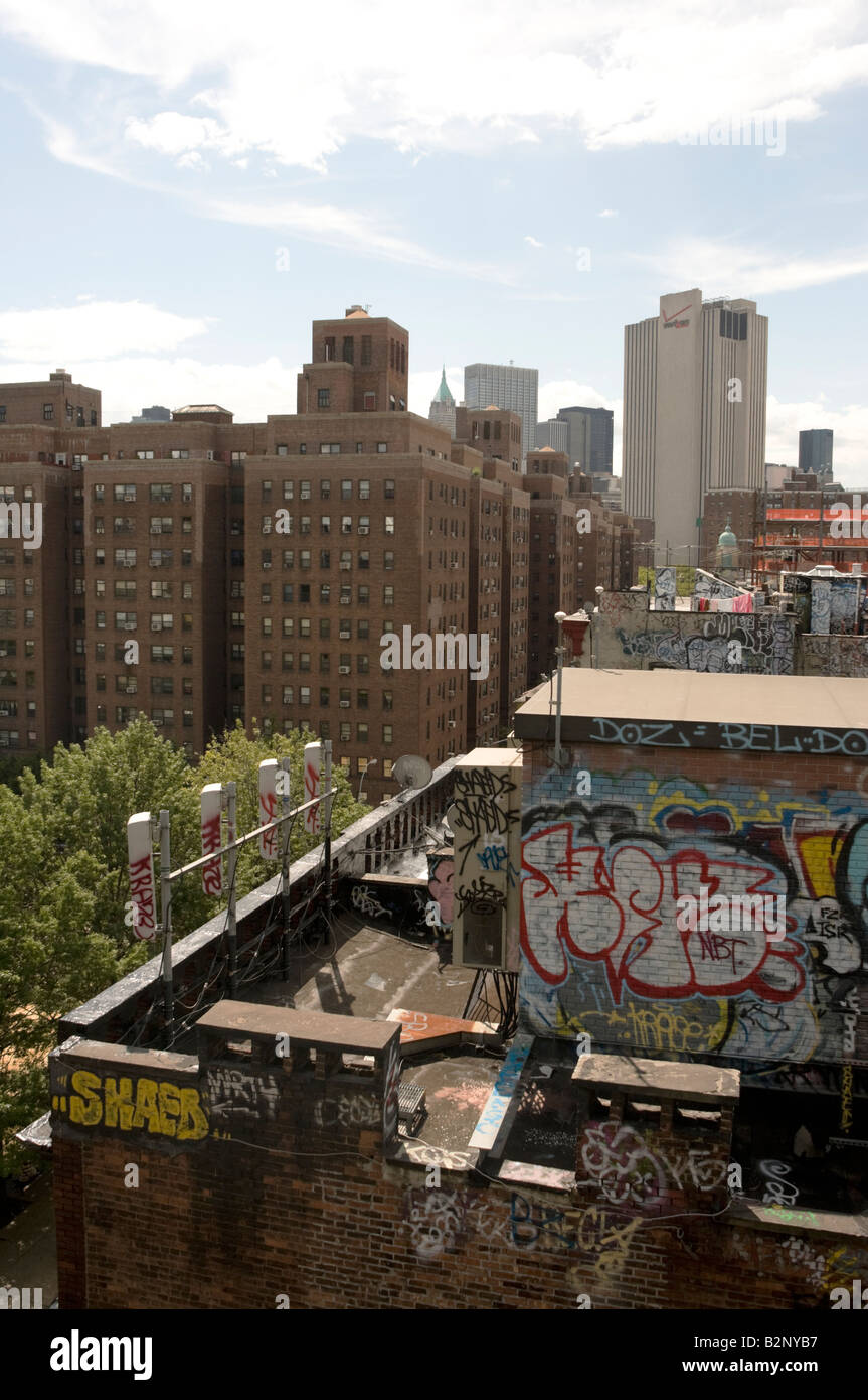 Les toits couverts de graffitis Banque D'Images