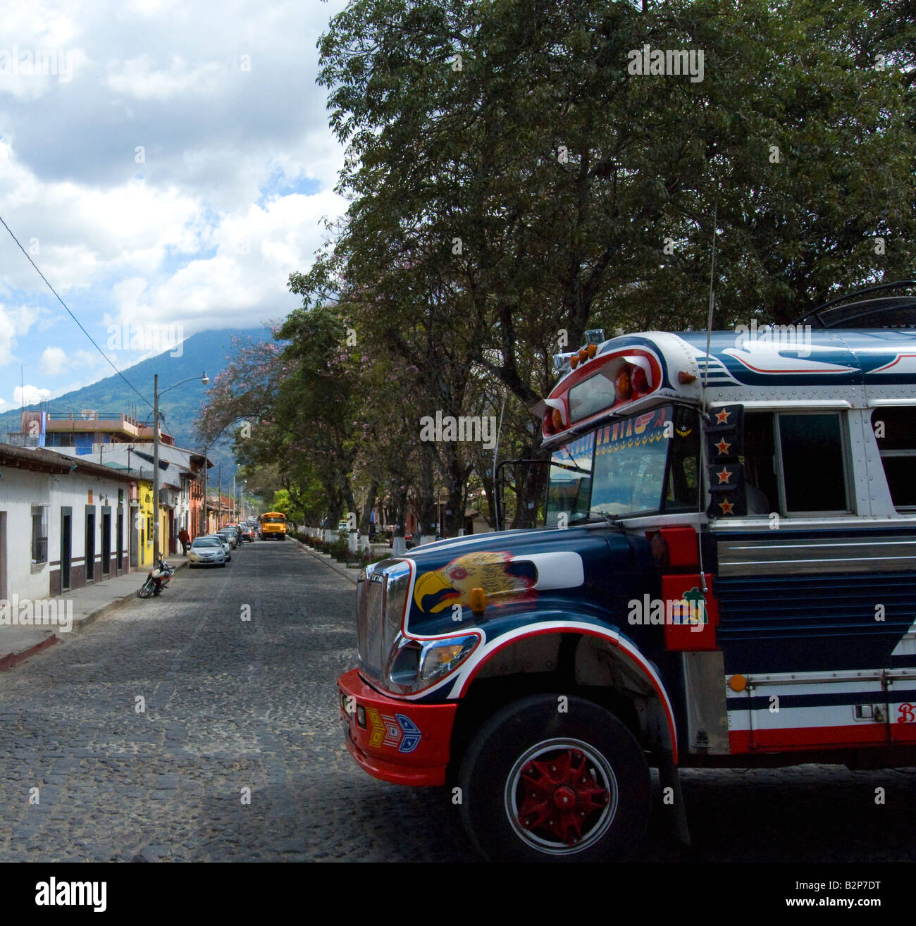 Bus de poulet et le Volcan Banque D'Images
