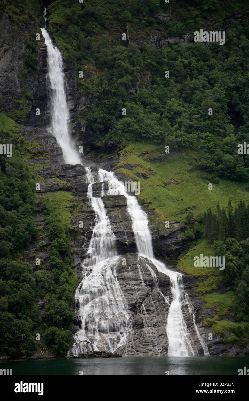 La Norvège Geirangerfjord le prétendant waterfall Banque D'Images