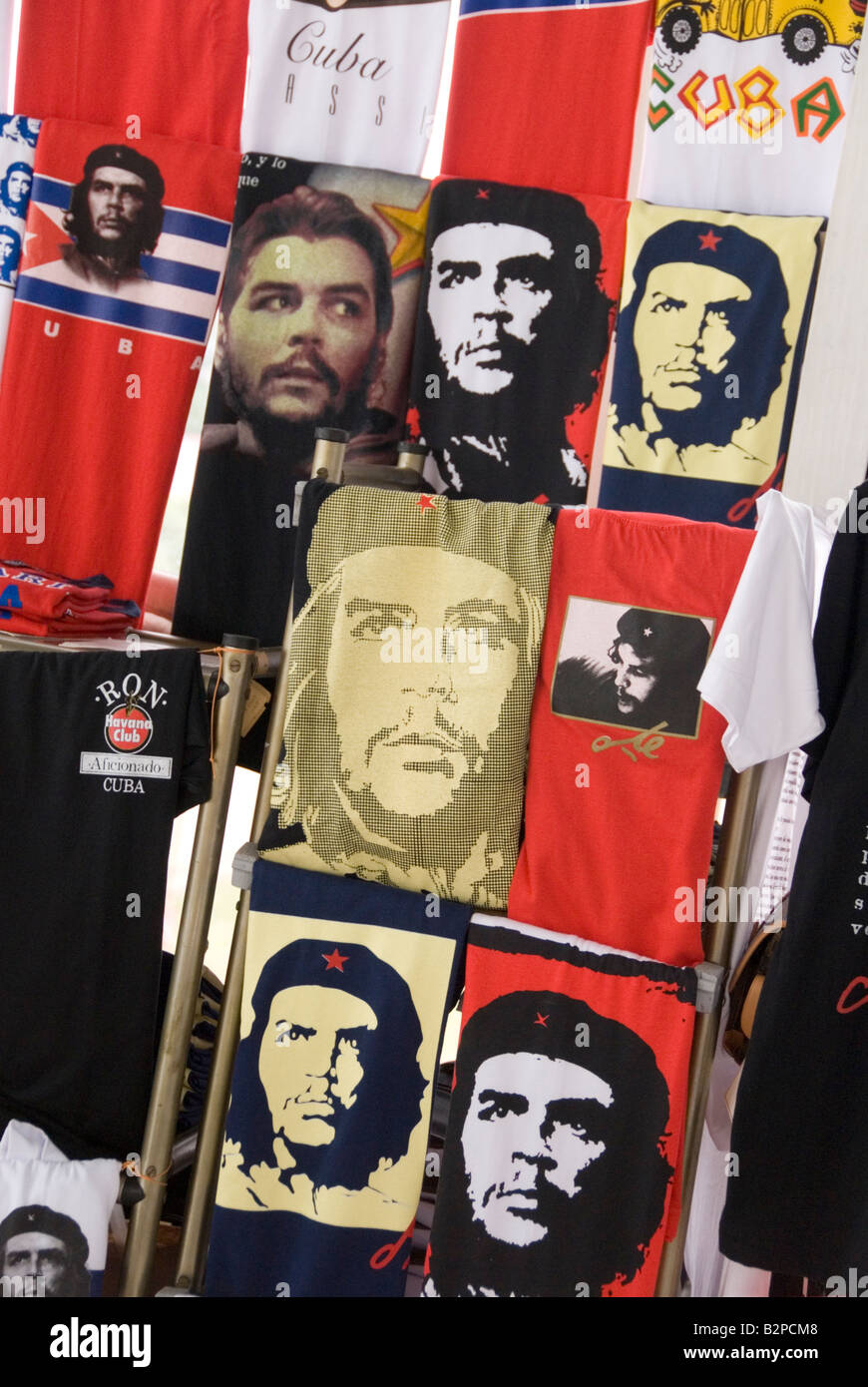 T shirts à vendre avec des impressions du héros révolutionnaire marxiste Ernesto Che Guevara Cuba La Havane Banque D'Images