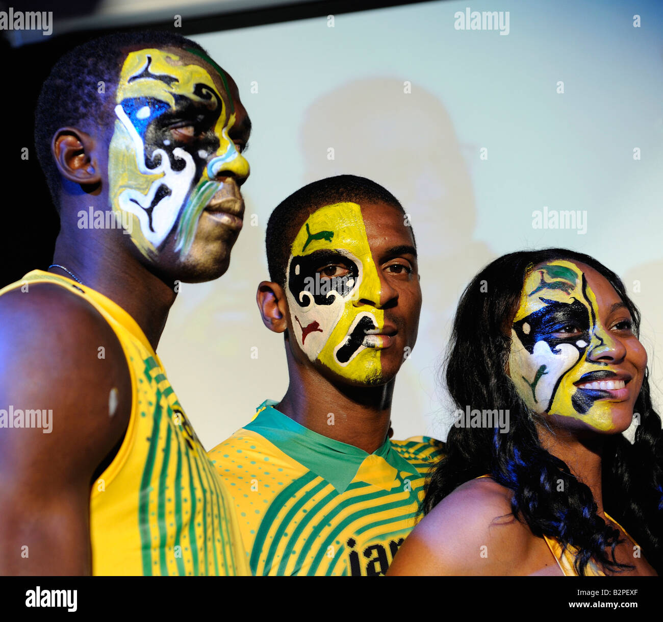 En Jamaïque, le détenteur du record du monde 100m Usain Bolt(à gauche) et deux autres athlètes de la Jamaïque pour Jeux Olympiques de 2008 à Beijing. 05-Aug-2008 Banque D'Images