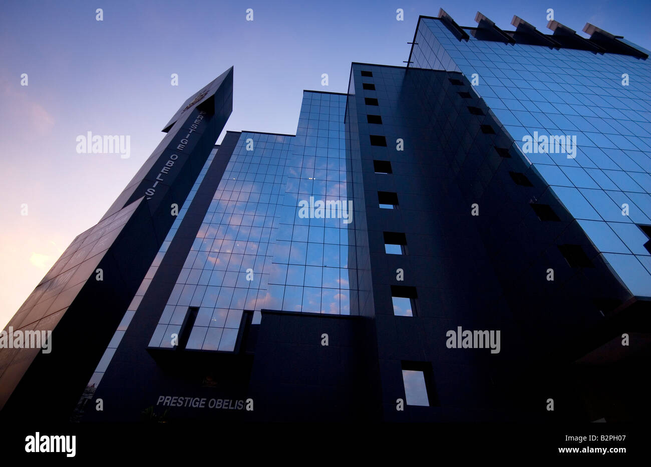 Les bâtiments modernes, MG Road, Shanthala Nagar, Bengaluru (Bangalore), Karnataka, en Inde du Sud Banque D'Images