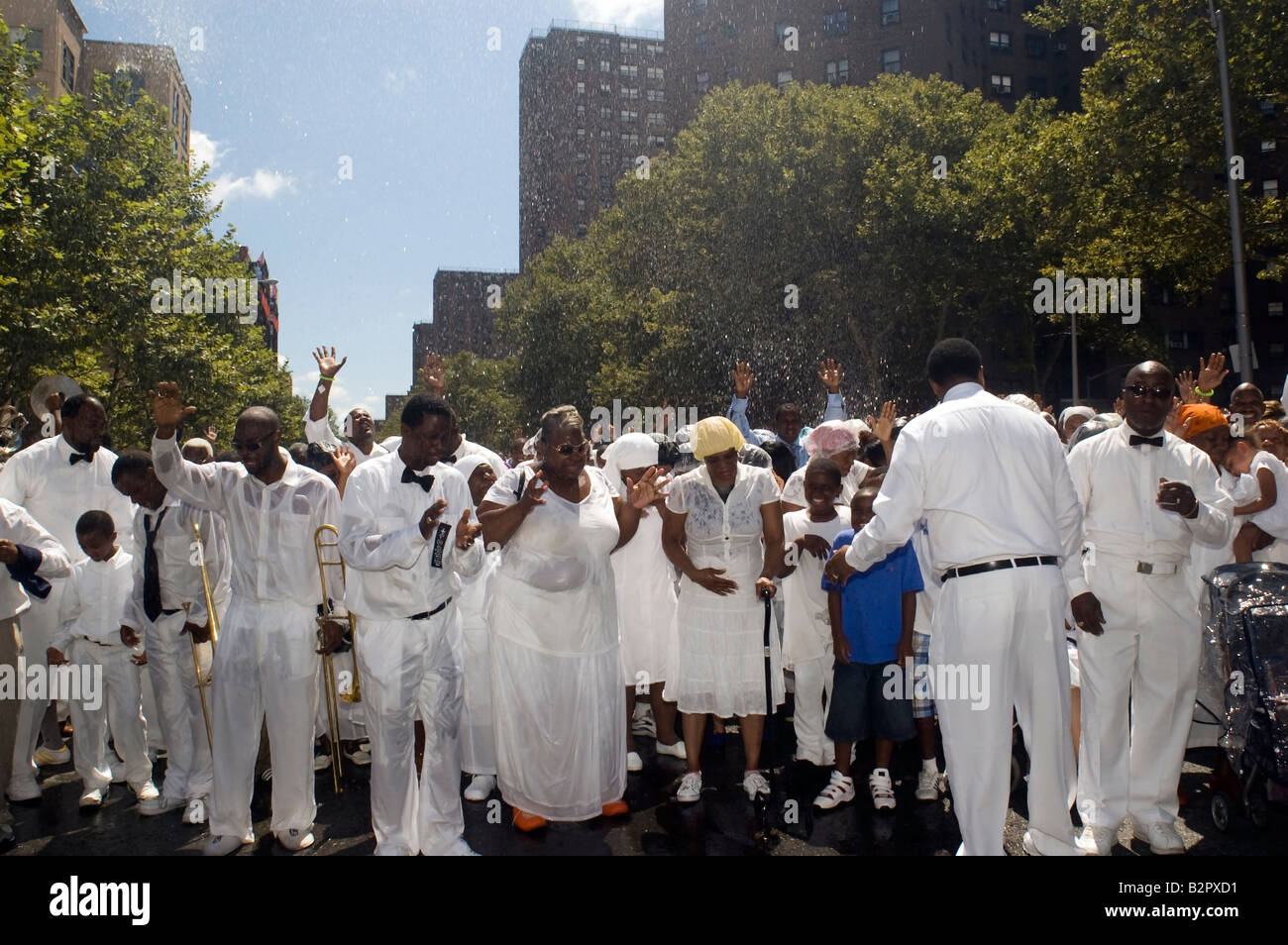 United Maison de prière pour tous les peuples d'une église pentecôtiste non confessionnelle baptême en masse à New York à Harlem Banque D'Images