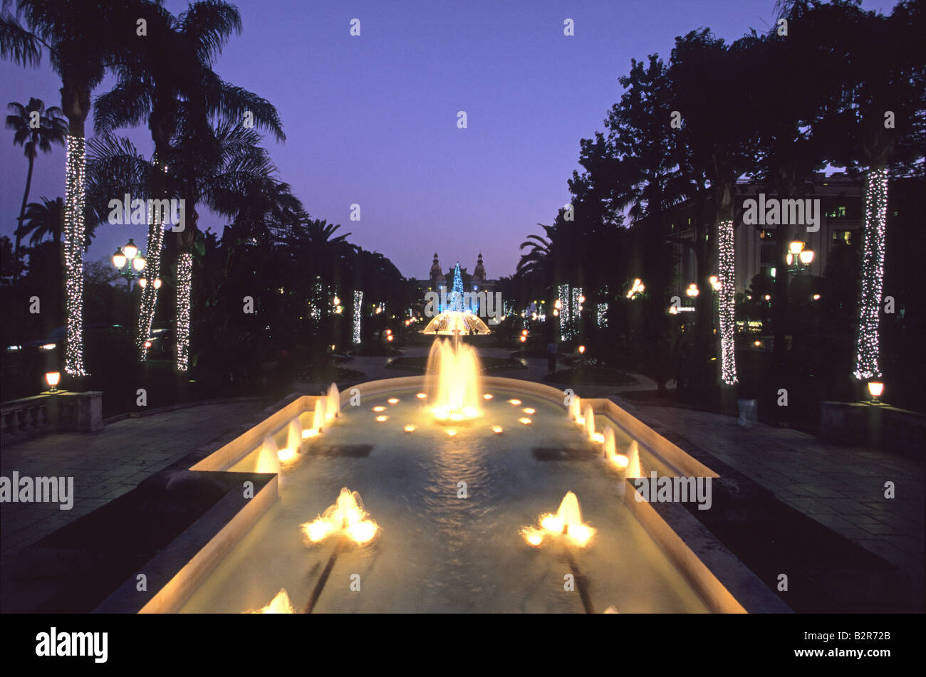 Les lumières de Noël de la place du Casino de Monaco jardin Banque D'Images