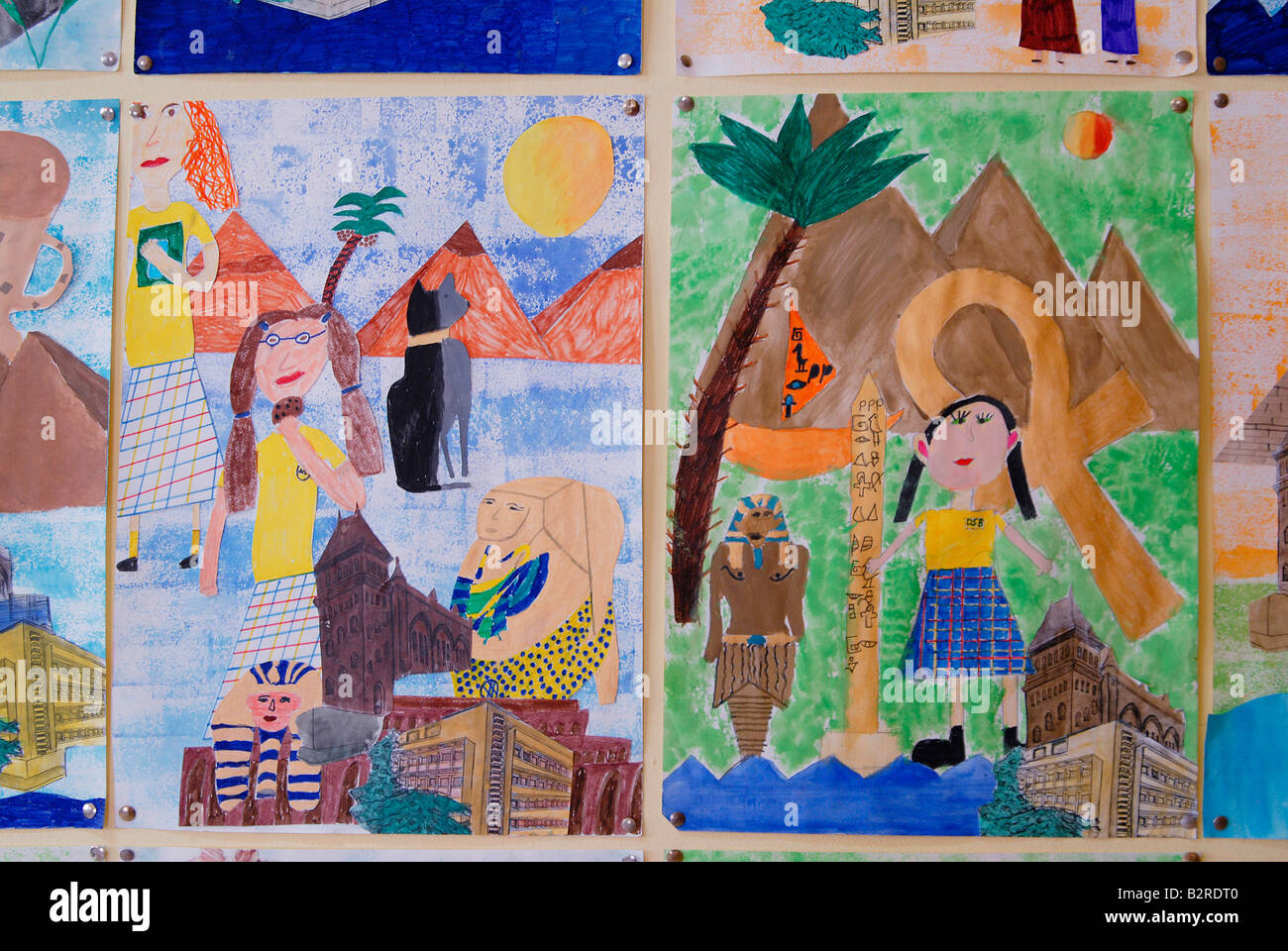 Photos dessiné par les enfants égyptiens à l'école allemande au Caire Banque D'Images