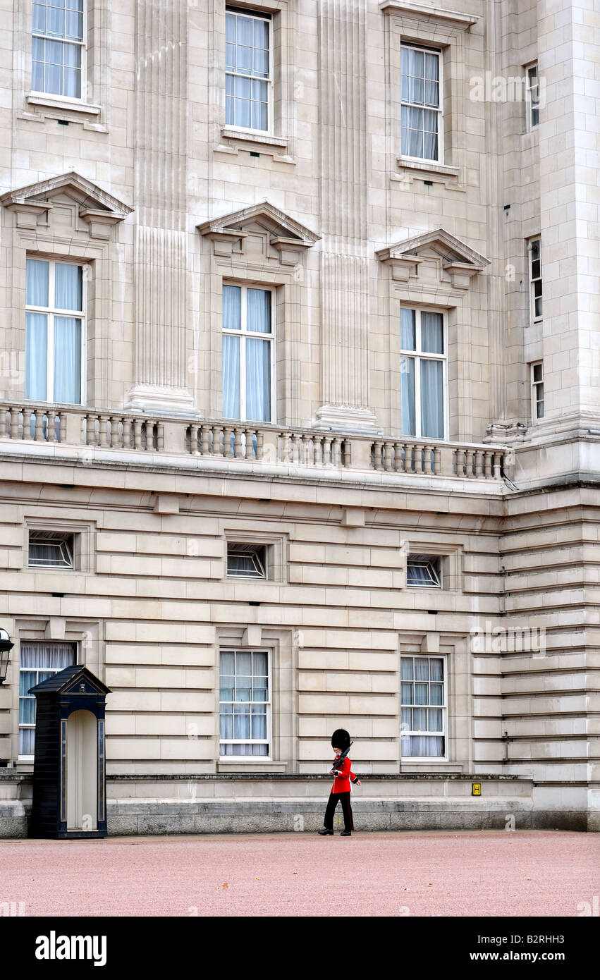 Garde à Buckingham Palace, Londres, Angleterre Banque D'Images