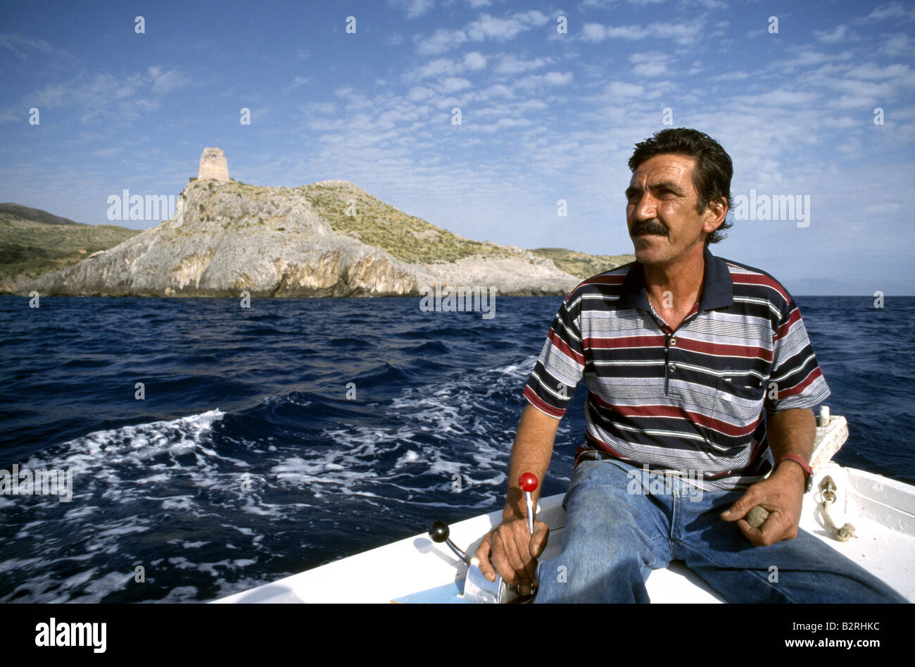 Pêcheur, Marina di Camerota, Cilento, Salerne, Campanie, Italie Banque D'Images