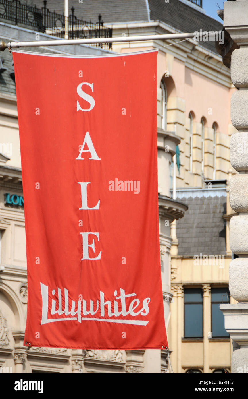 Vente bannière à l'extérieur du magasin de Lillywhite, Londres Banque D'Images