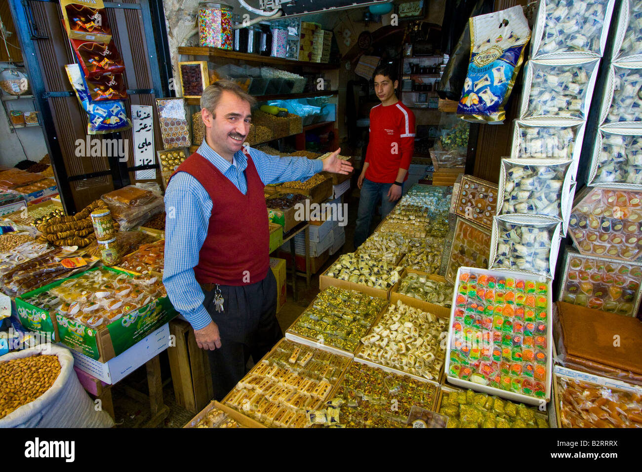 Sweet Shop dans le souk de la vieille ville d'Alep en Syrie Banque D'Images