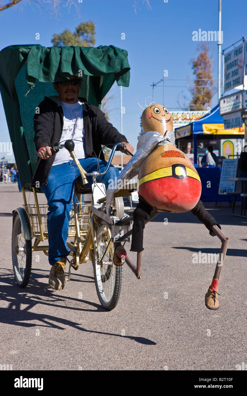 Gourd avec jambes monté sur un tricycle à la Gourde à montrer Wuertz Farm Arizona USA Banque D'Images