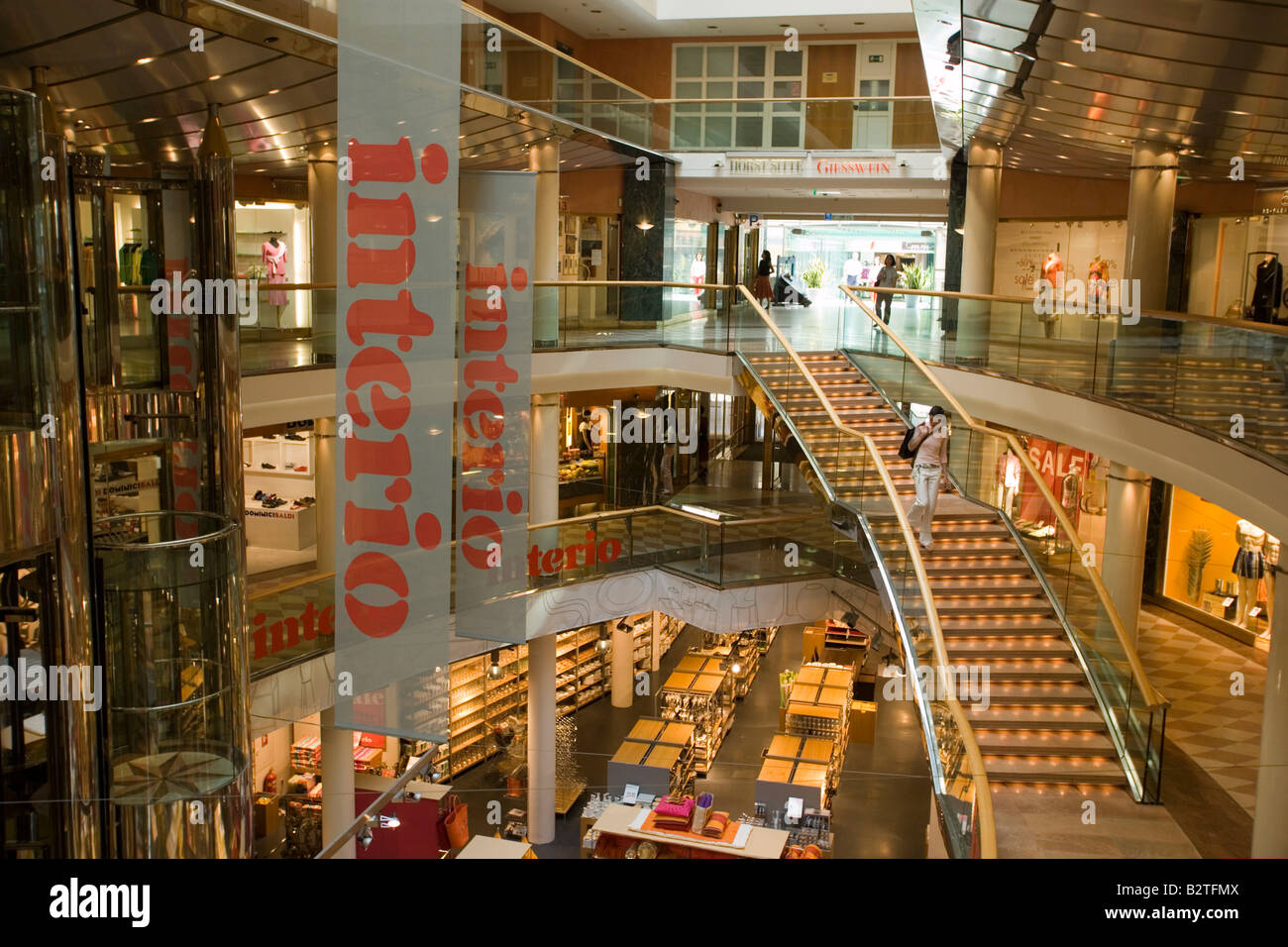 Vue à l'intérieur du centre shooping Ringstrassen Galerien, Vienne, Autriche Banque D'Images