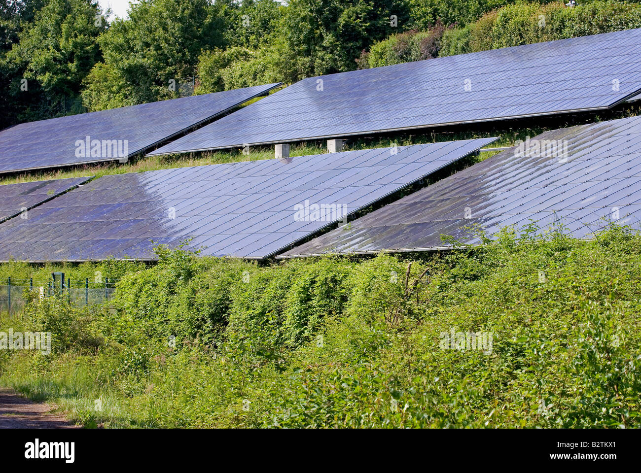 Solar power station administré par RWE Energy, Neurath, Grevenbroich, Rhénanie du Nord-Westphalie, Allemagne. Banque D'Images