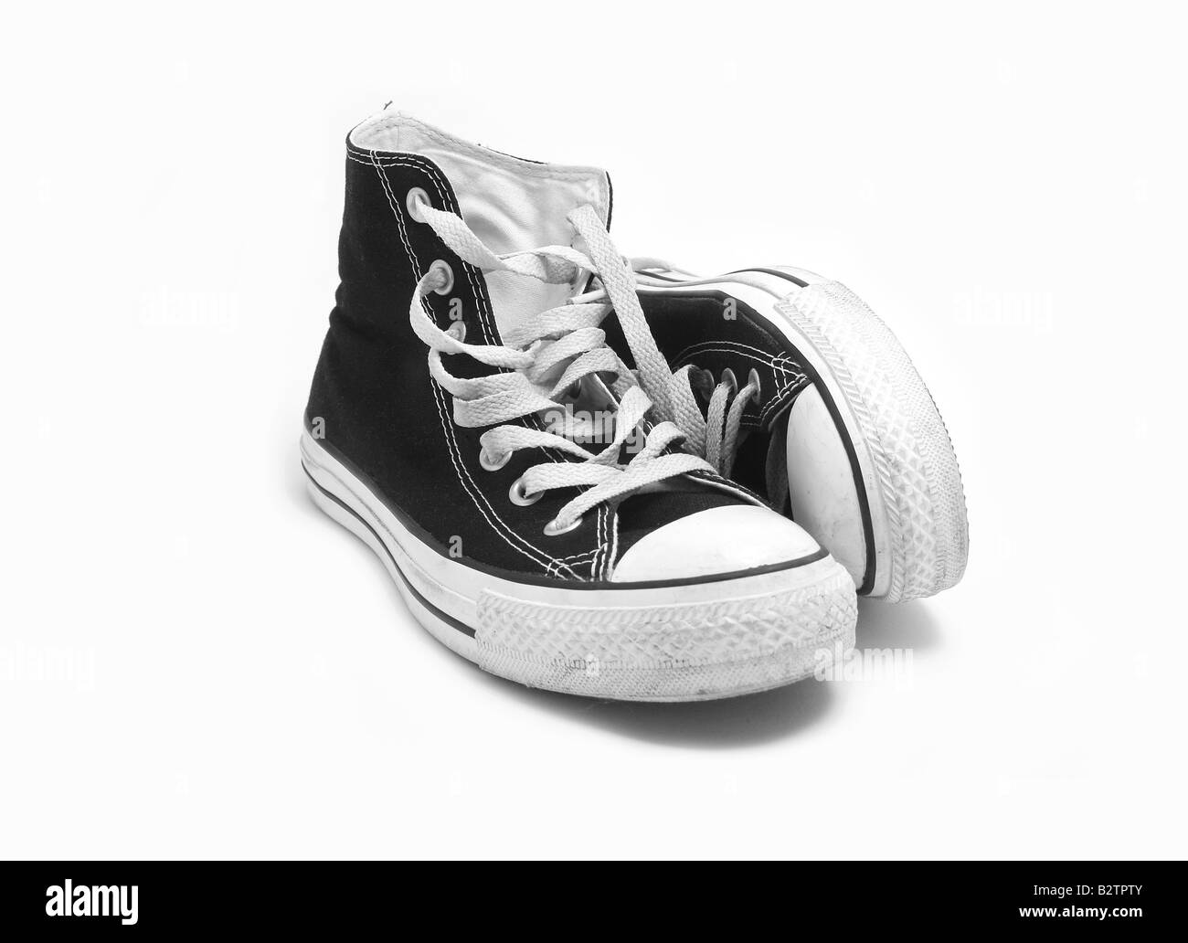 2007 janvier - Sneakers noires et blanches Banque D'Images