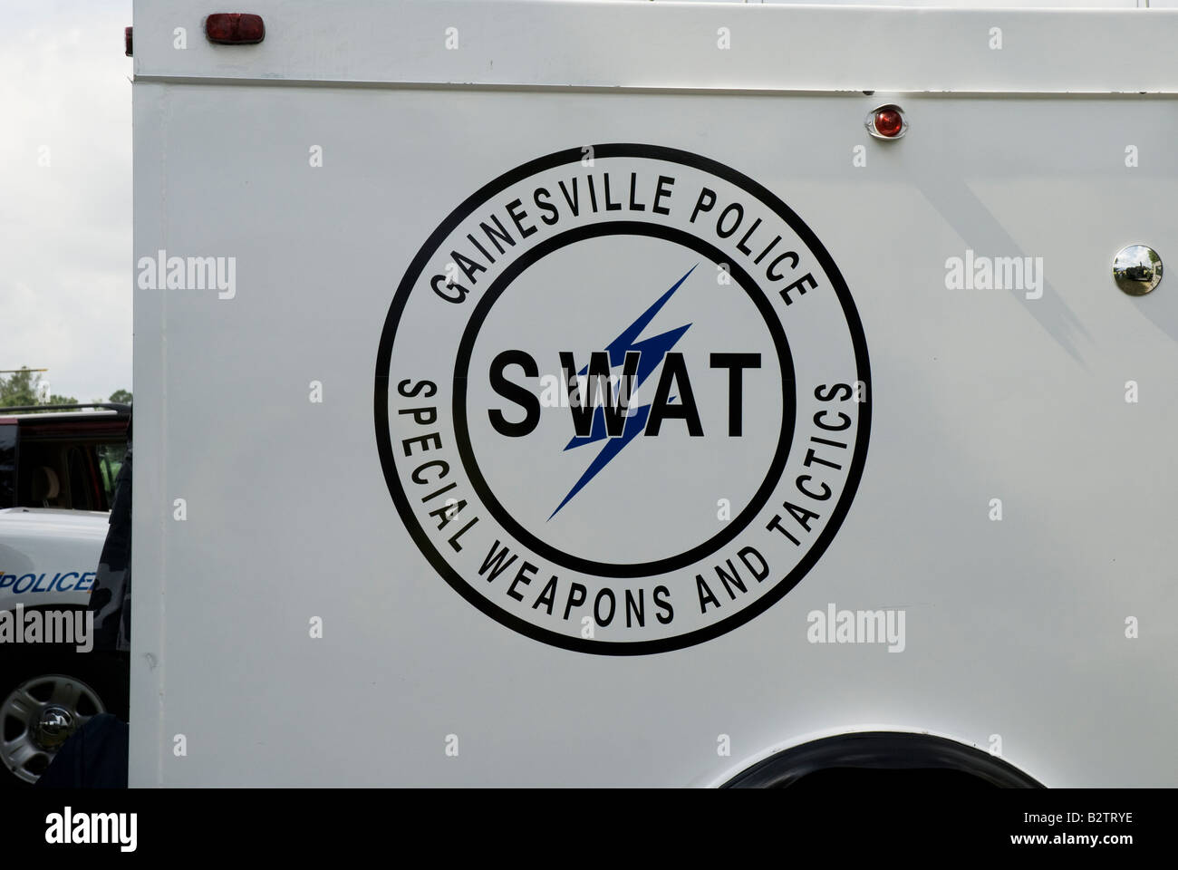 L'équipement de l'équipe SWAT de la police sur l'affichage à la juste Gainesville Florida Banque D'Images