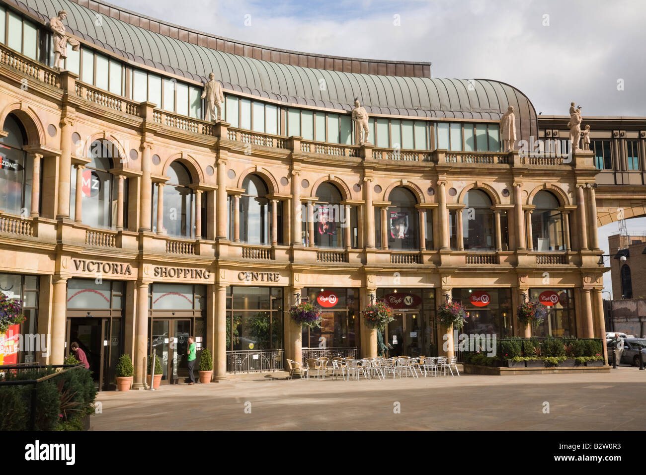 Harrogate Yorkshire Angleterre UK centre commercial Victoria crescent extérieur de l'immeuble au centre ville Banque D'Images