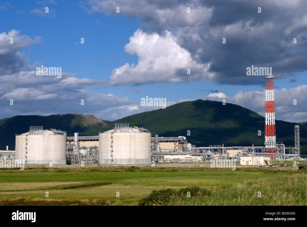 La première usine de liquéfaction de GNL par Shell nouvellement construit sur l'île de Sakhaline en Russie 2008 Banque D'Images