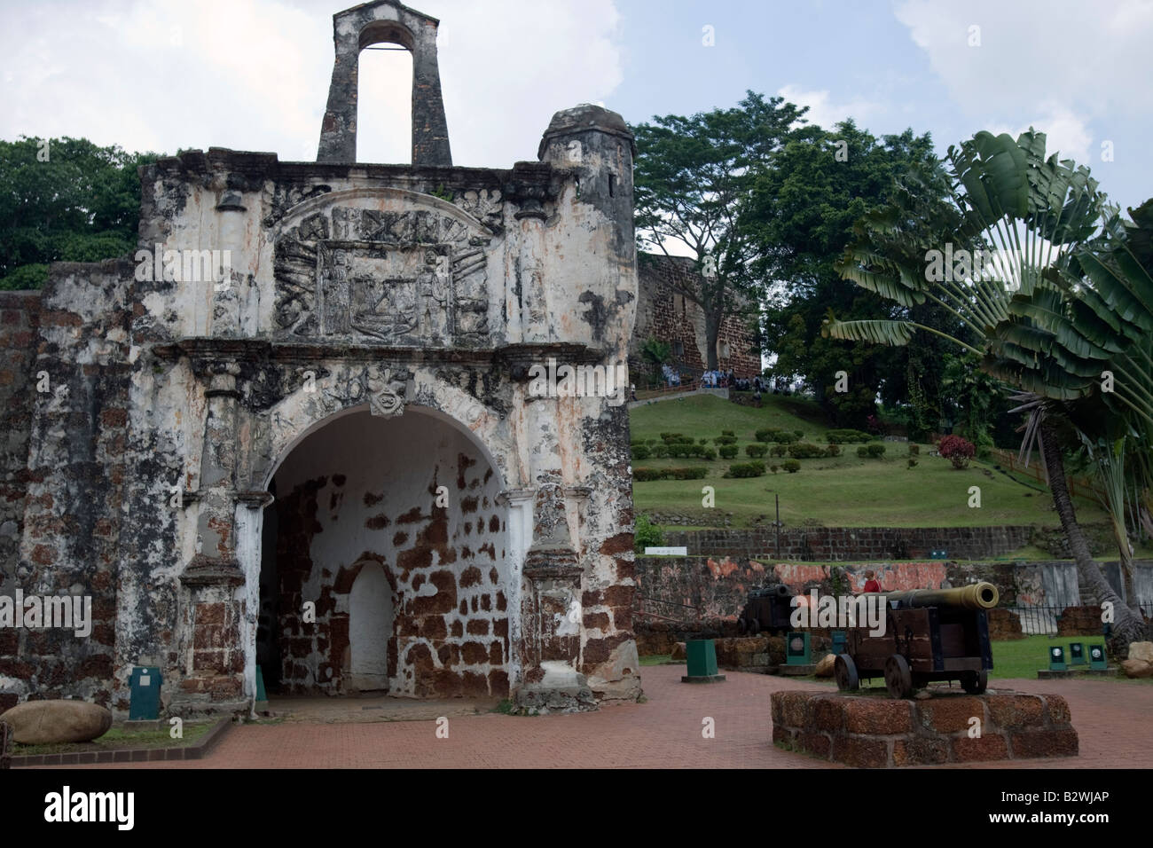 Cannon et la passerelle A Famosa fort portugais Malaisie Malacca Banque D'Images