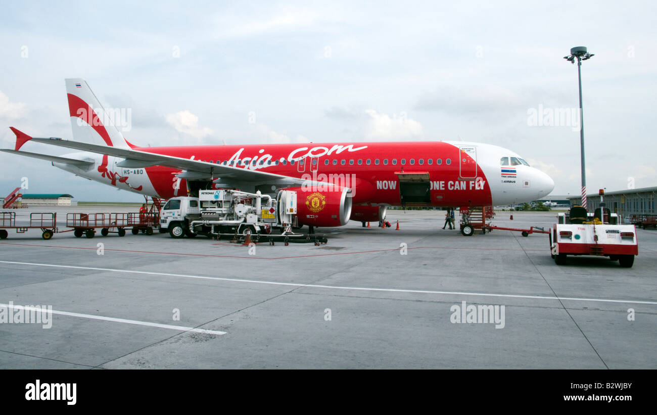 Nouveau Airbus Air Asia sponsor avec badge Manchester United sur Kuala Lumpur, en Malaisie, du moteur Banque D'Images
