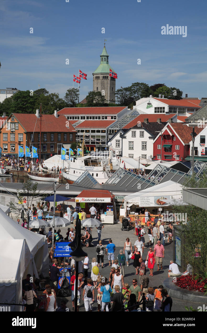 La Norvège Stavanger harbour foule de gens les loisirs Banque D'Images