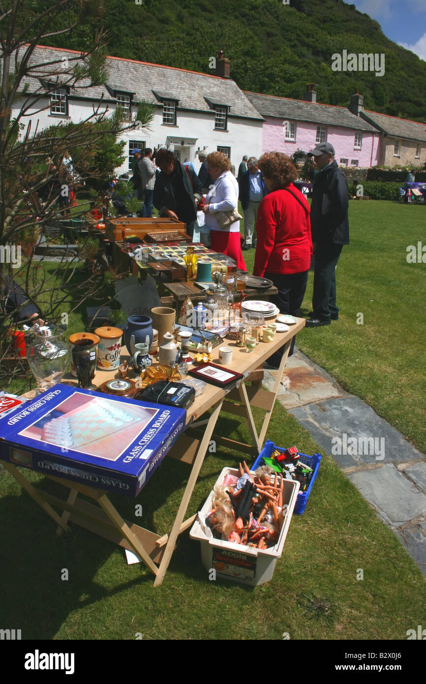 Jumble sale sur le village vert dans Dusseldorf, Germany Banque D'Images