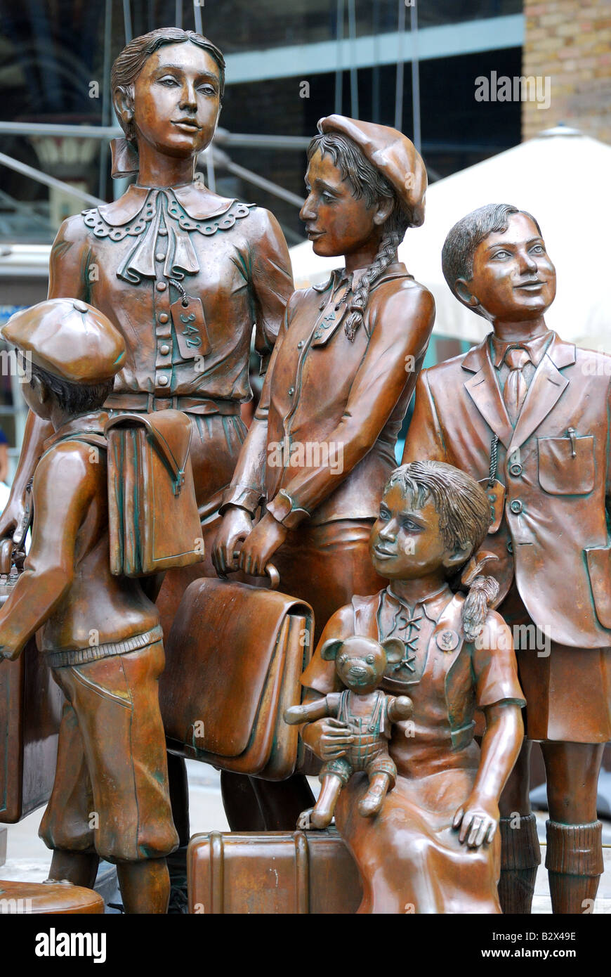 Statue « enfants du Kindertransport », Hope Square, gare de Liverpool Street, ville de Londres, Grand Londres, Angleterre, Royaume-Uni Banque D'Images