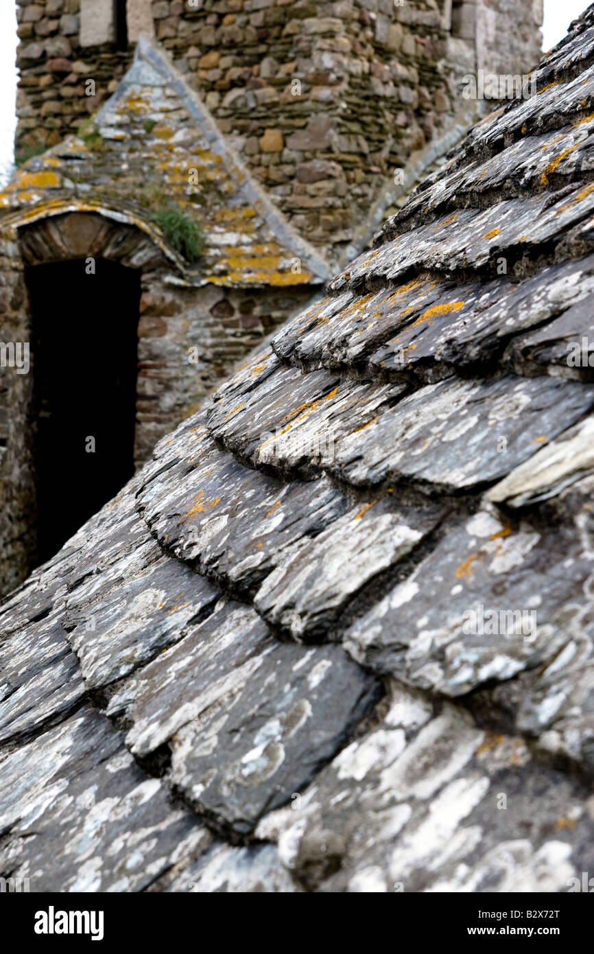 Toit en pierre à Pirou château médiéval, Normandie, France Banque D'Images