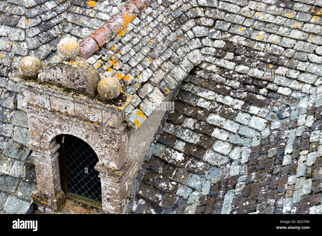 Toit en pierre à Pirou château médiéval, Normandie, France Banque D'Images