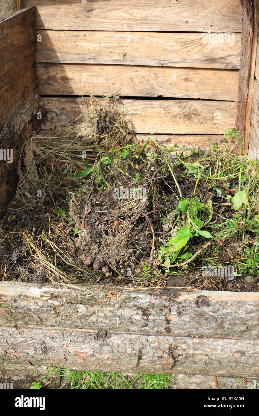 Remplissage d'un bac à compost partiellement AJOUTER LES