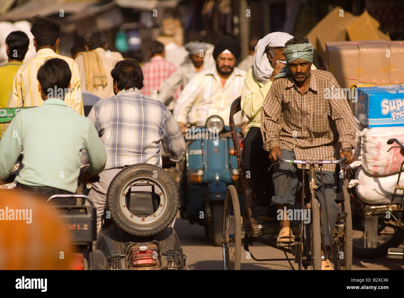 Scène de rue d'Agra, la Ville d'Agra, Uttar Pradesh, Inde, sous-continent indien, en Asie Banque D'Images