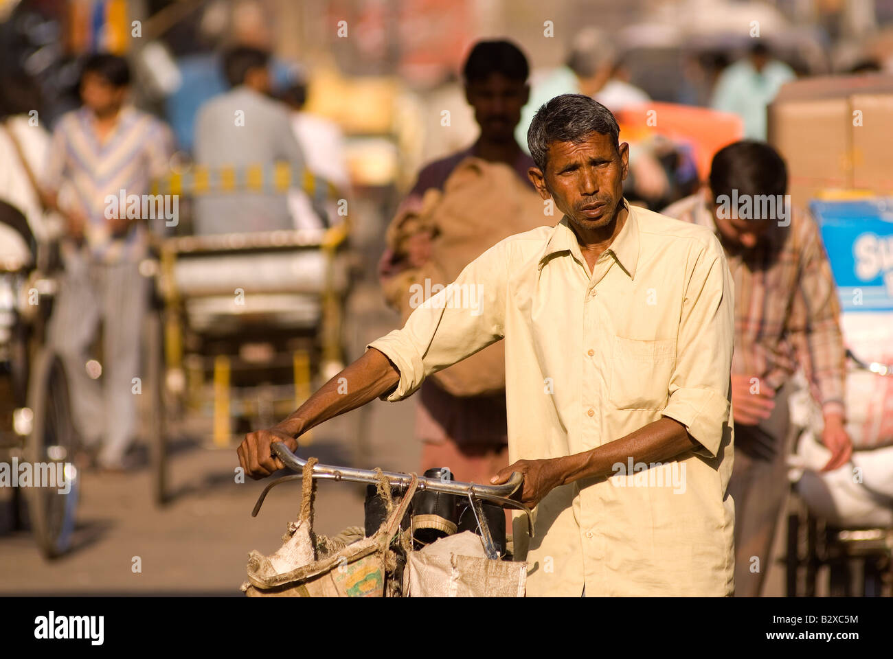 Scène de rue d'Agra, la Ville d'Agra, Uttar Pradesh, Inde, sous-continent indien, en Asie Banque D'Images