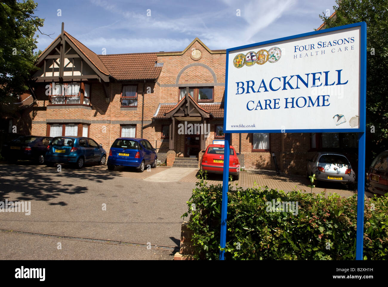 Vue extérieure des quatre saisons Accueil Soins résidentiels, Bracknell, Berkshire, Royaume-Uni. L'entreprise s'occupe d'environ 17 000 personnes âgées et vulnérables. Banque D'Images