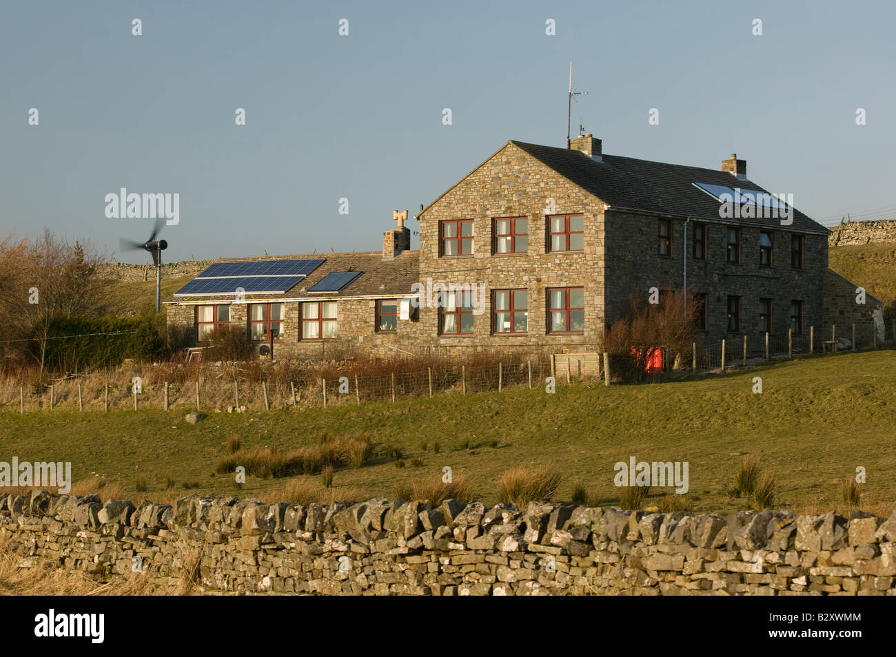 Une éolienne micro installé à Langdon Beck Youth Hotel, Durham Co. Banque D'Images