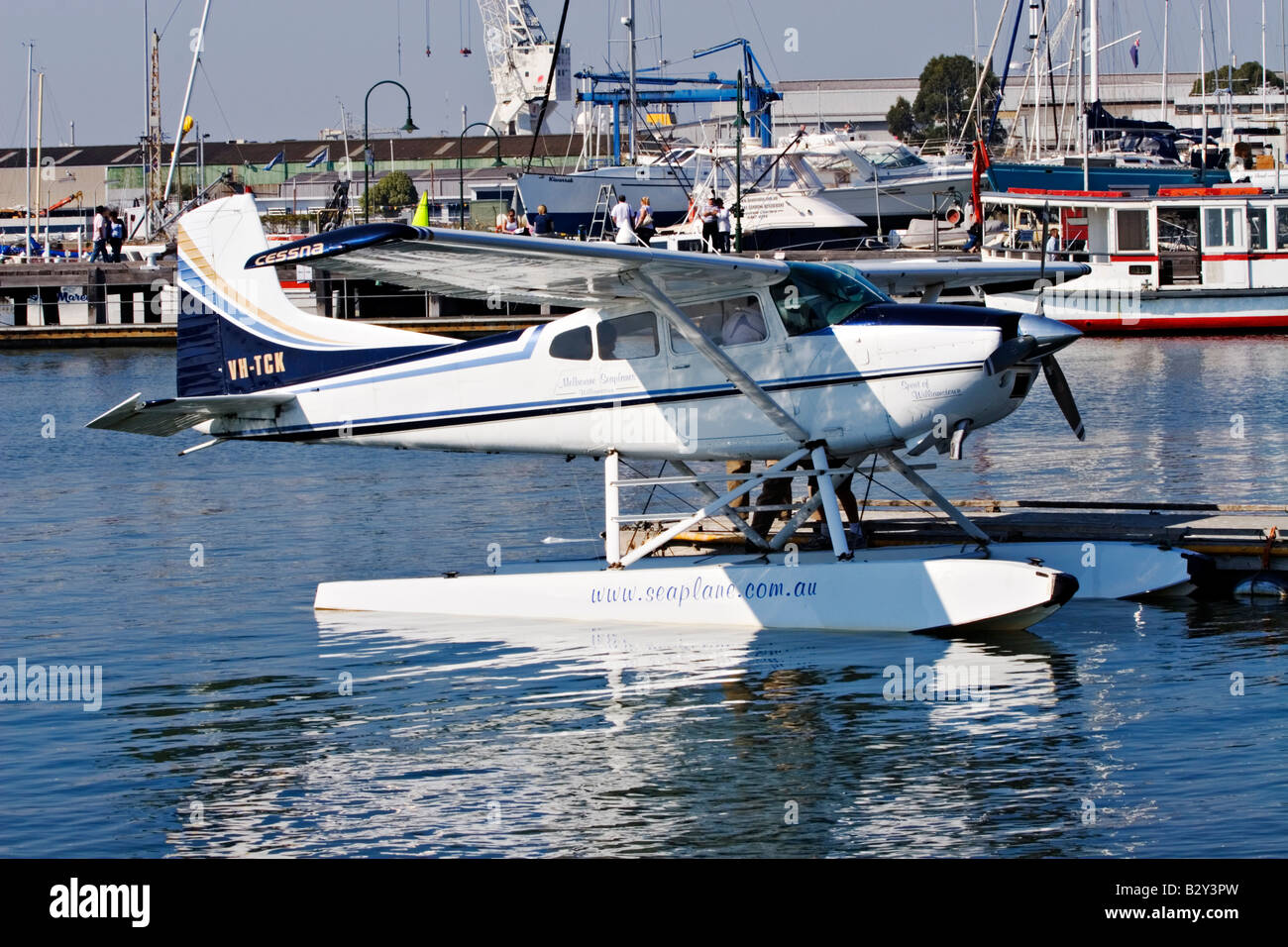 Melbourne Scenic / UN HYDRAVION retourne à sa base après un vol panoramique.Williamstown, Melbourne, Australie. Banque D'Images