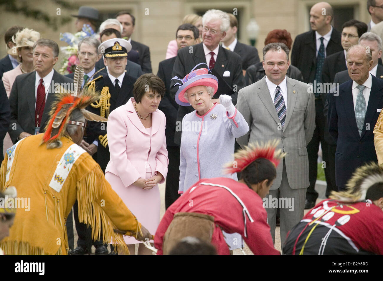 La reine Elizabeth II, le Prince Philip, VA Gouverneur Timothy M. Kaine et première dame Anne Holton Banque D'Images