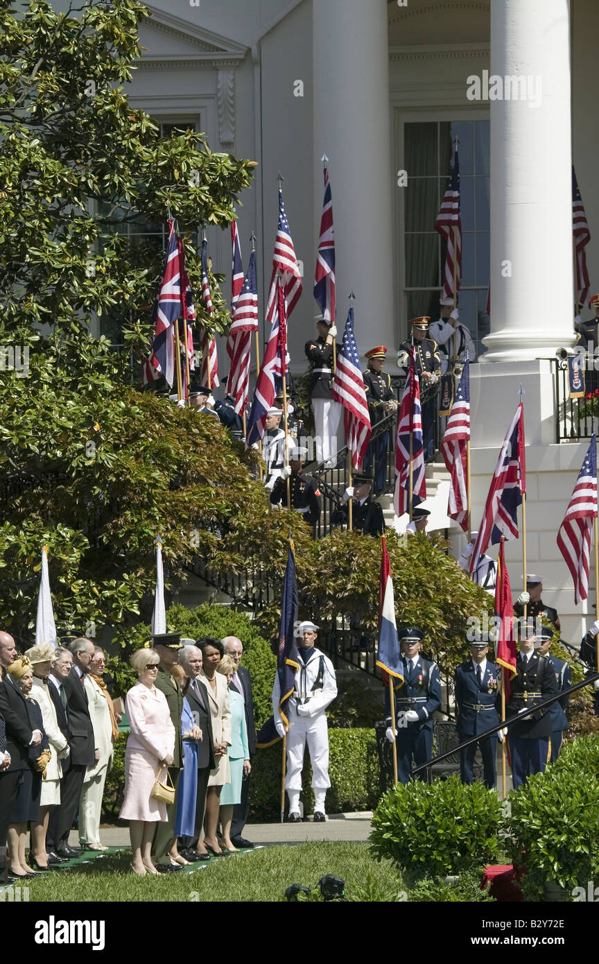 Chefs d'État et British Union Jack Flag drapeaux américains et en face de la portique sud de la Maison Blanche Banque D'Images