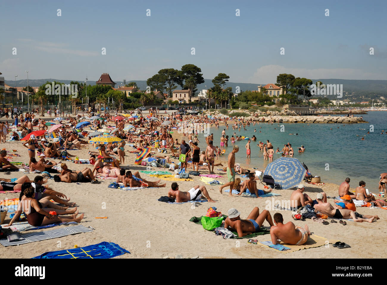 La vie à la plage à La Ciotat, dans le sud de la France Banque D'Images