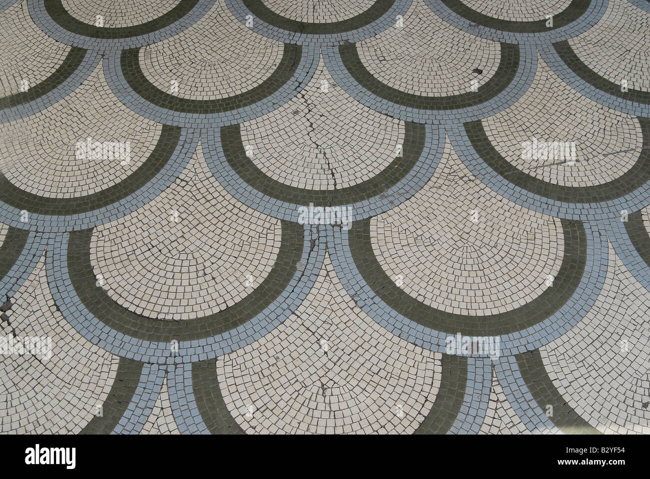 La parole à l'entrée du Caire est bien connu café Groppi est décoré de mosaïque Art déco typique Banque D'Images