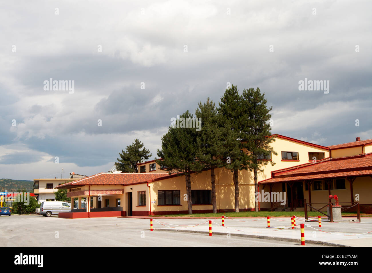 Winery bâtiment. Amyntaion cave coopérative, Amyndeon, Macédoine, Grèce Banque D'Images