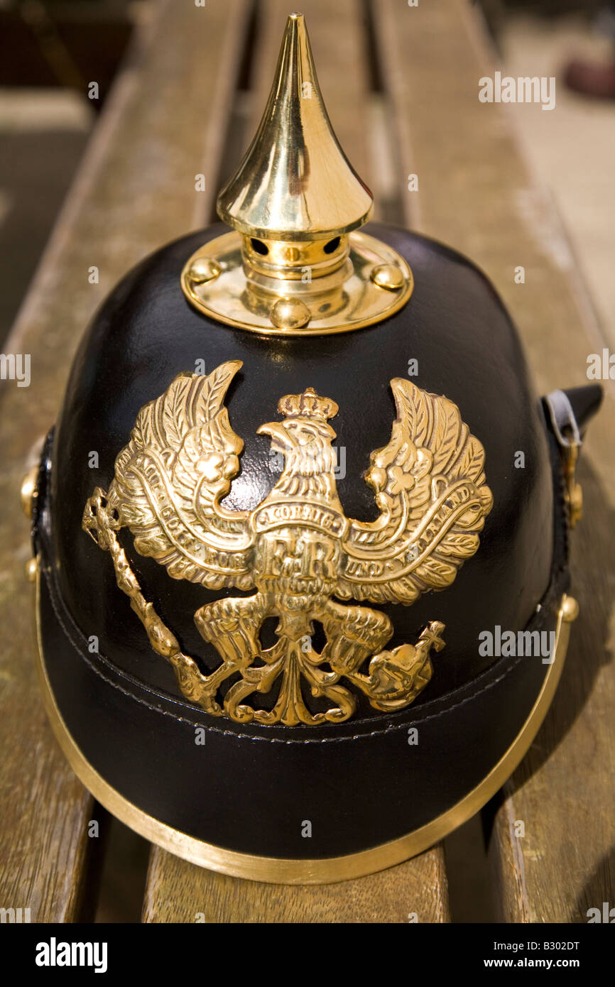 Un casque à pointe allemand - ce que l'on appelle une pickelhelm - datant de la Grande Guerre (Première Guerre mondiale) (1914-1918). Banque D'Images