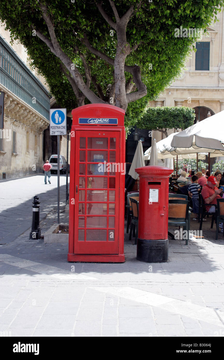 Cabine téléphonique et Post box Banque D'Images