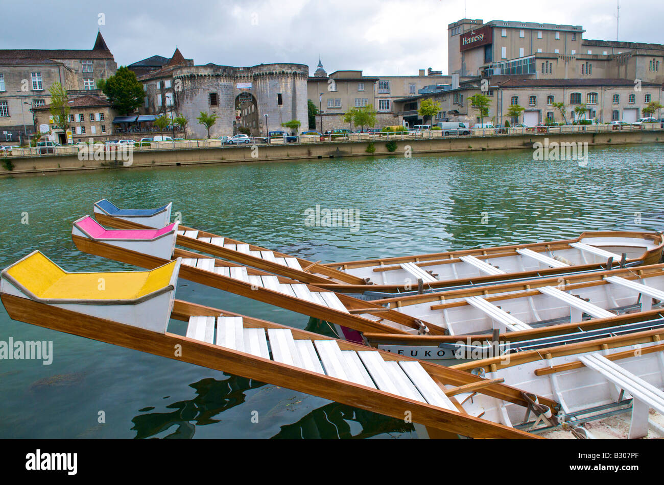 Bateaux sur la Charente à Cognac en France Banque D'Images