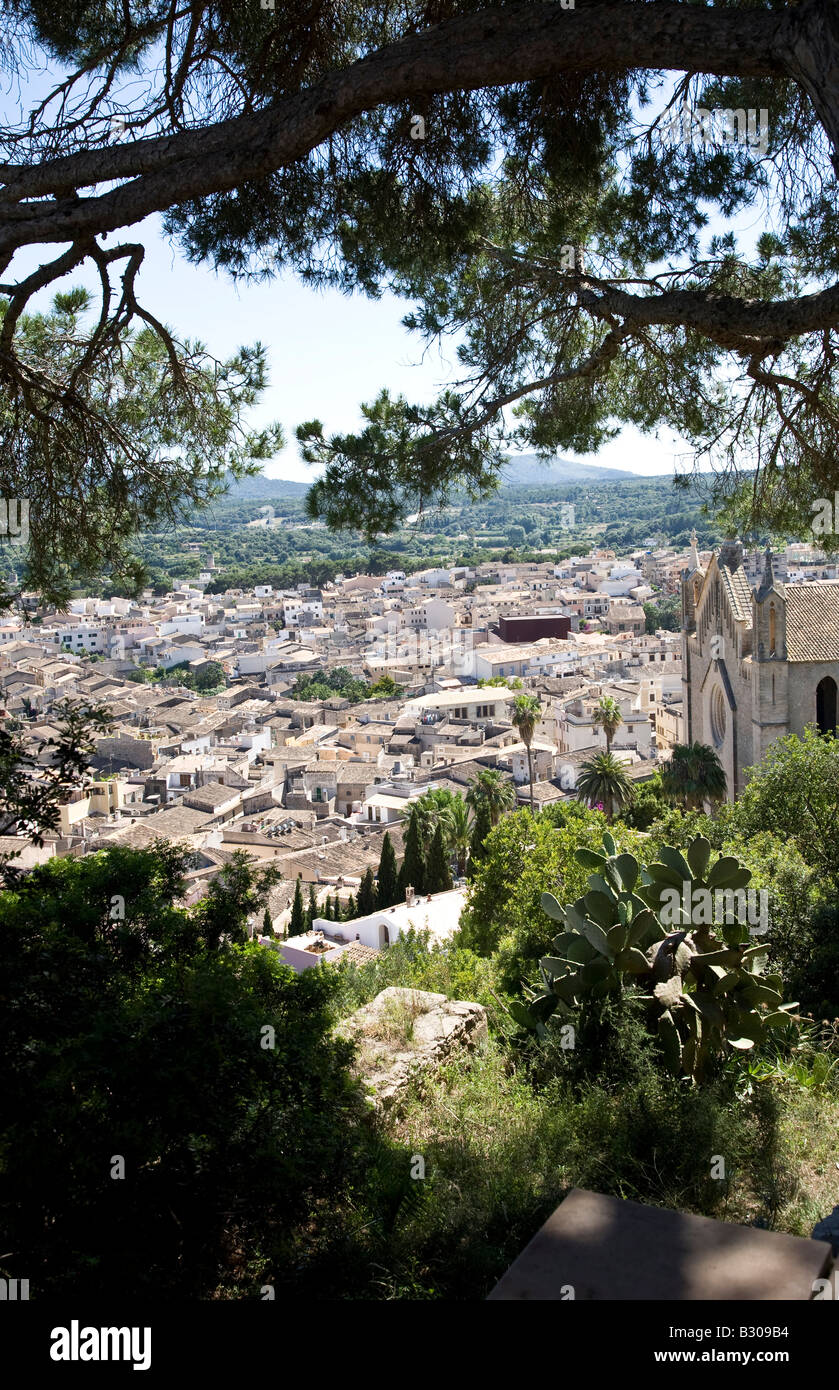 Toits de Arta à Majorque, en Espagne, en vue de l'Santuri de Sant Salvador Banque D'Images