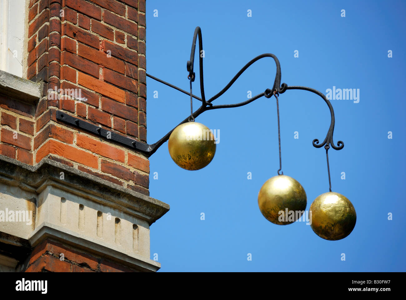 Courtiers pion boules d'or, Colchester, Essex, Angleterre, Royaume-Uni Banque D'Images