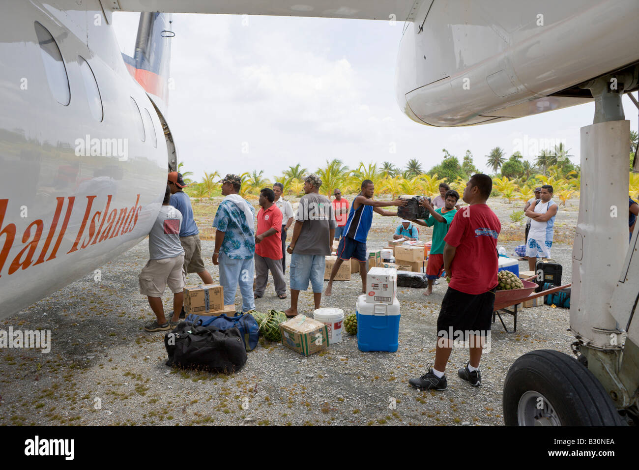 Les habitants des Îles Marshall de l'avion de l'atoll de Rongelap Micronésie Océan Pacifique Banque D'Images
